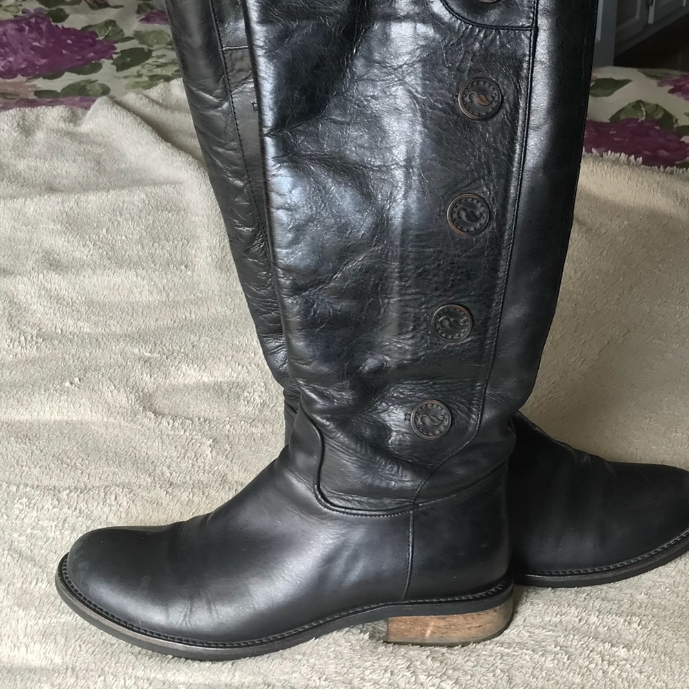 Spring leather biker boot
